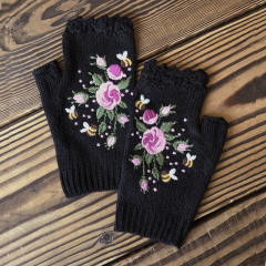 INS Autumn and Winter Embroidered Women's Warm Gloves