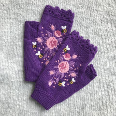 INS Autumn and Winter Embroidered Women's Warm Gloves