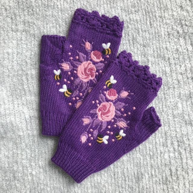 INS Autumn and Winter Embroidered Women's Warm Gloves