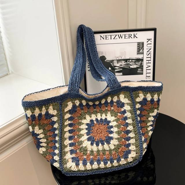 New Style Handmade Hollow Woven Women's Bag