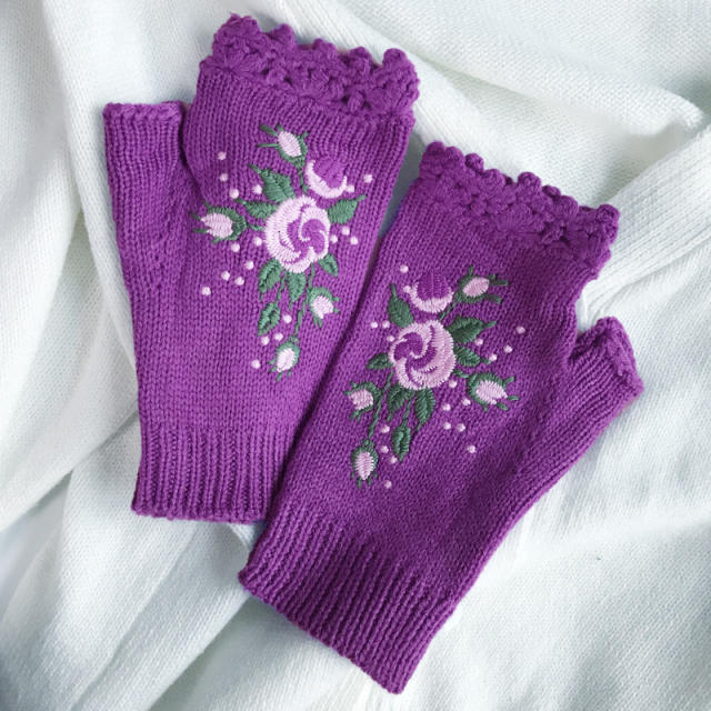 INS Autumn and Winter Embroidered Women's Warm Gloves