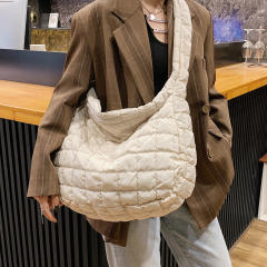 Autumn Winter New Cloud Pleated Large Bag Women's Casual Stylish Lightweight crossbody bag