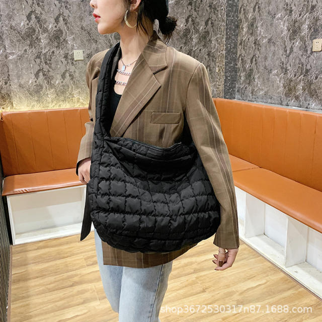 Autumn Winter New Cloud Pleated Large Bag Women's Casual Stylish Lightweight crossbody bag