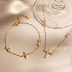 New cross-shaped stainless steel necklace and bracelet set