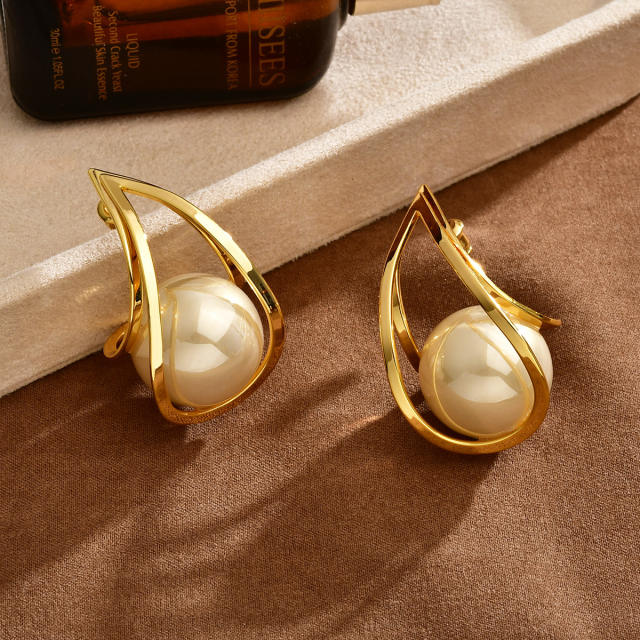 French trend gold color line wave pearl 18K plated copper earrings