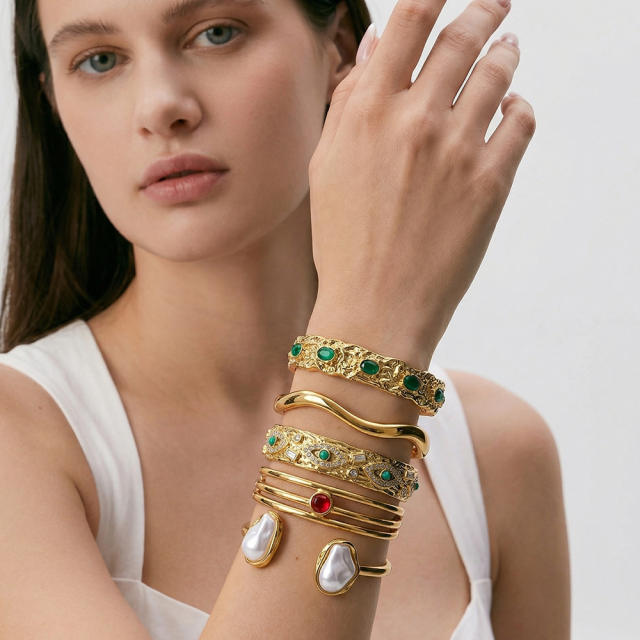 Exquisite Luxury Rhinestone-Encrusted Natural Stone Shiny Stainless Steel Bracelet