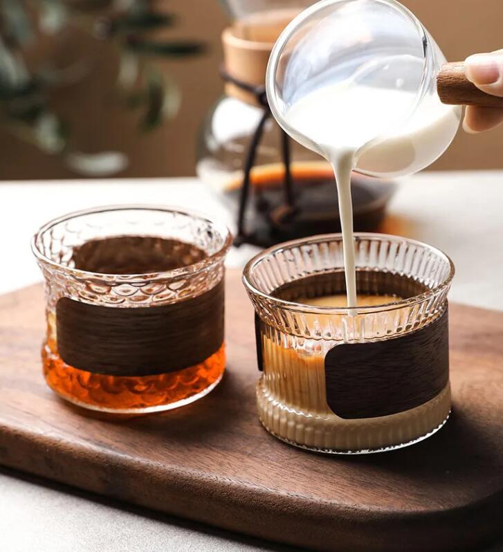 This kind of the mini cups with wooden ring is very convinent for tea