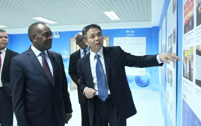 Mozambique's ambassdor in China , Eles Bonifacio Battista Ali, visited Qingong International Group