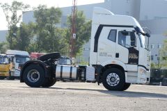FAW J6P TRACTOR TRUCK 6x4
