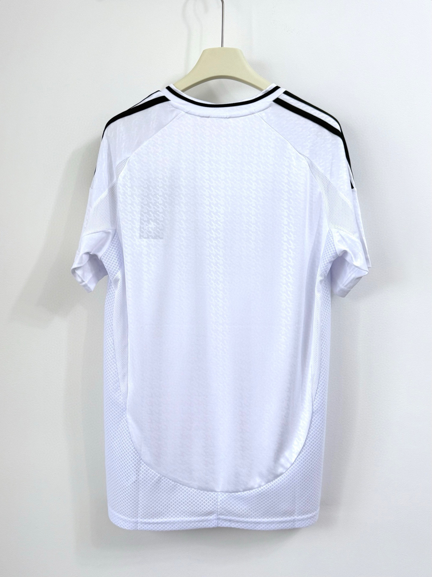 ФУТБОЛКИ Adidas