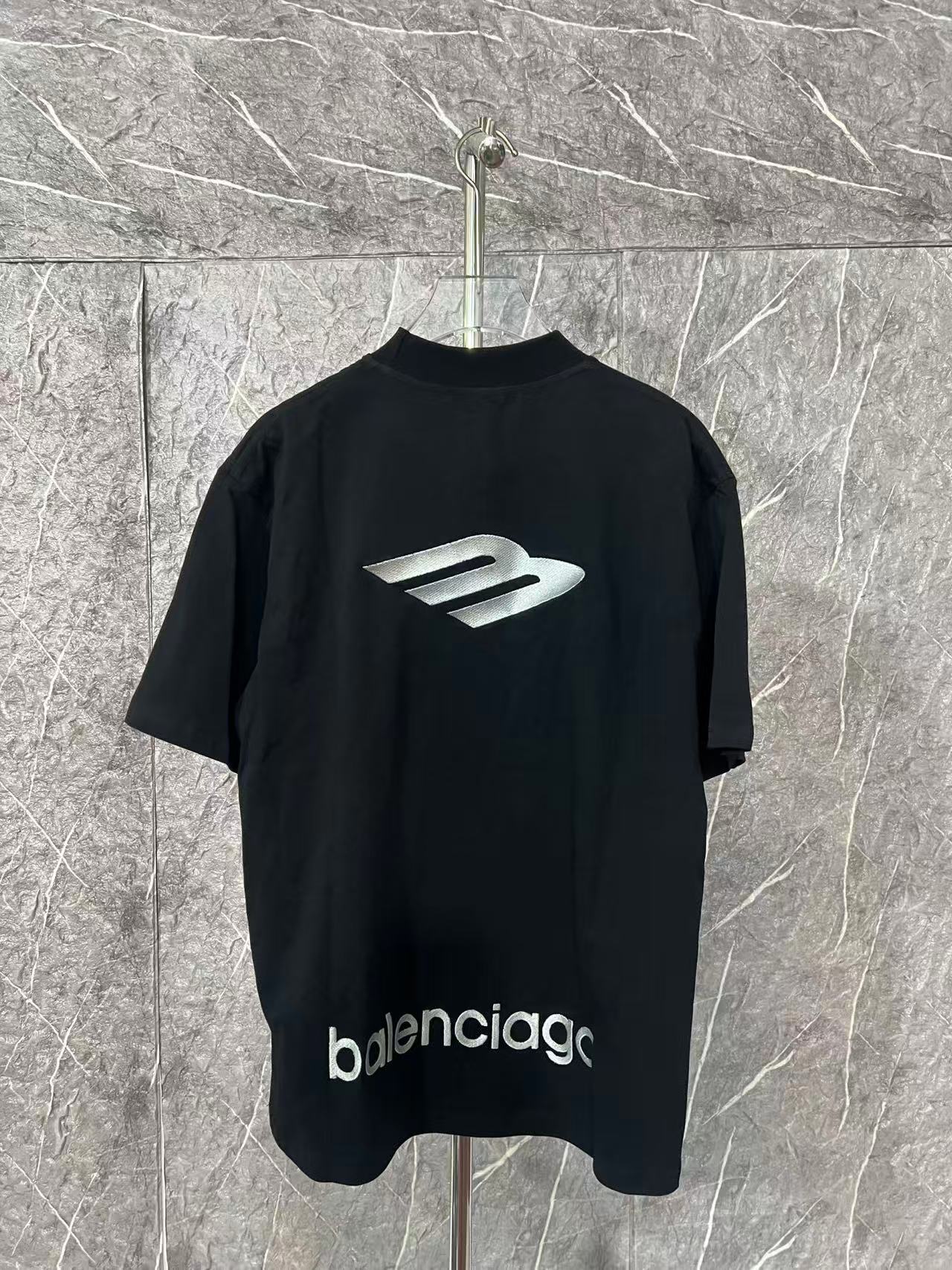 Футболка Balenciaga