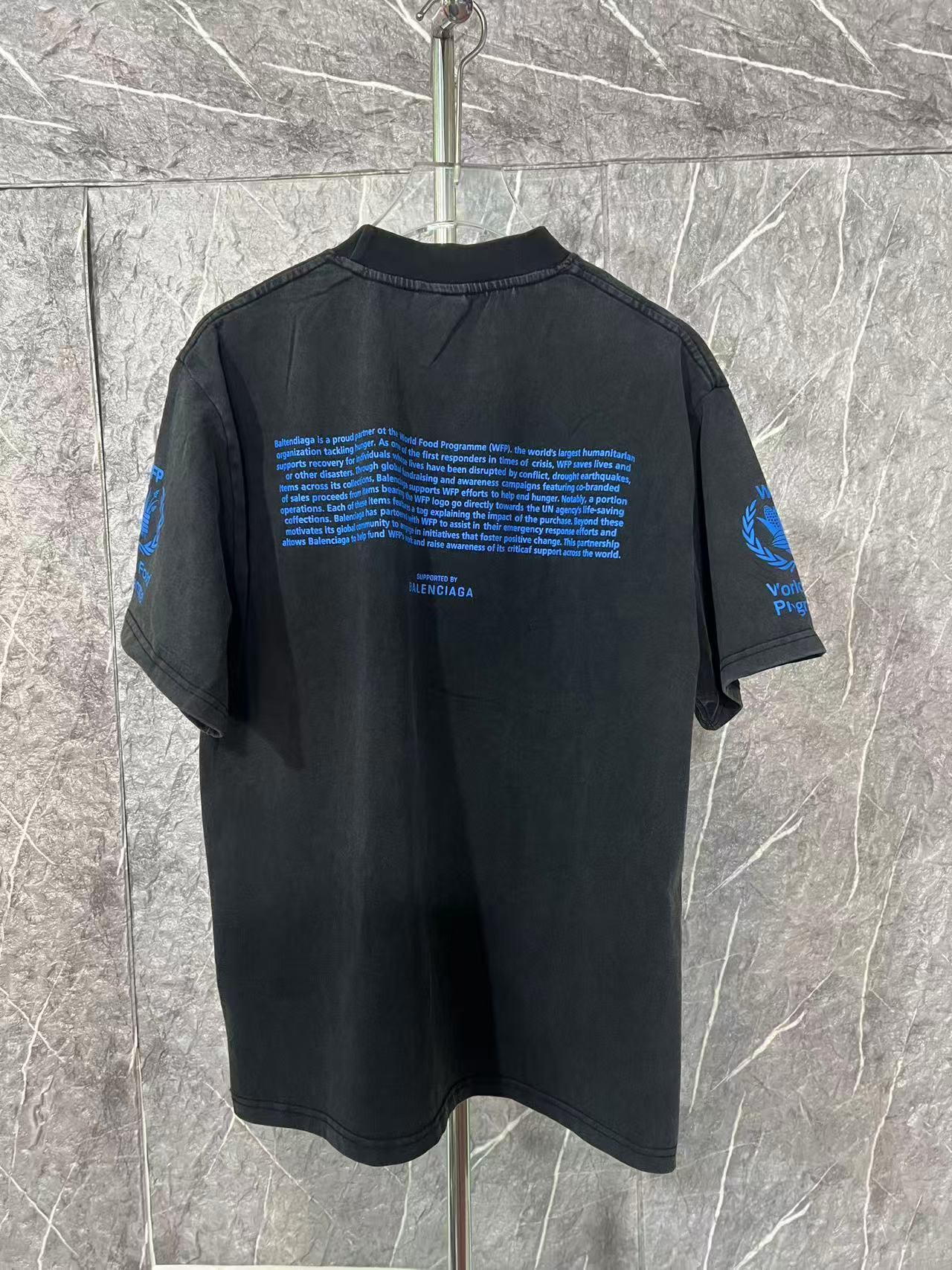 Футболка Balenciaga