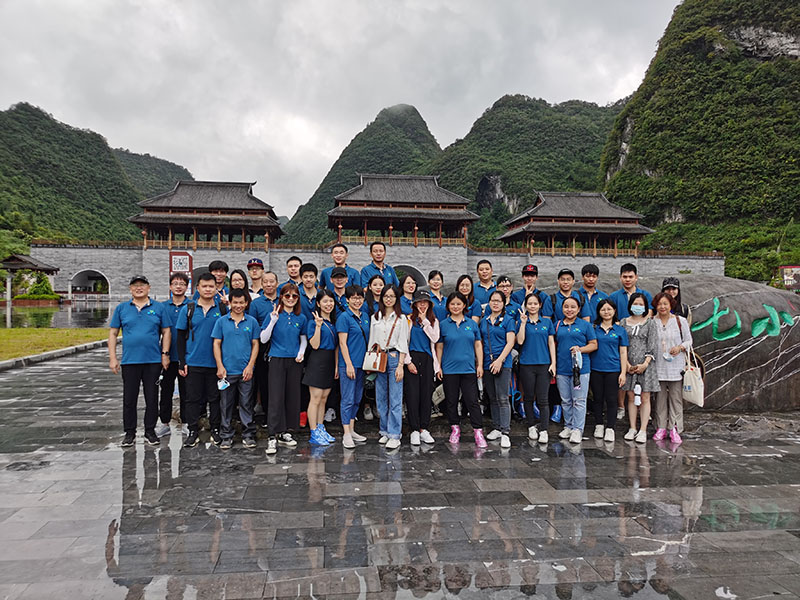 Viaje del 17.º aniversario de YSENMED a la provincia de Guizhou