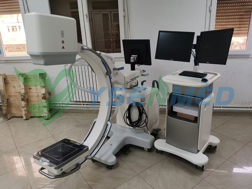 Le système de radiographie numérique YSX-C605 FPD à arceau en C a été installé et mis en service en Algérie