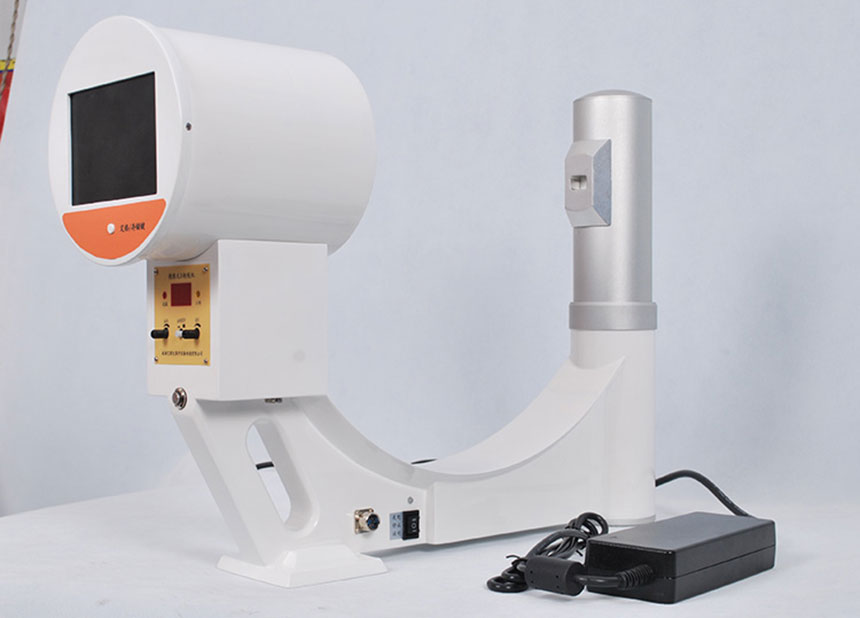 What is a fluoroscopy machine