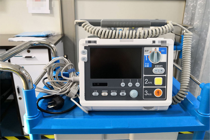 Defibrillator monitor