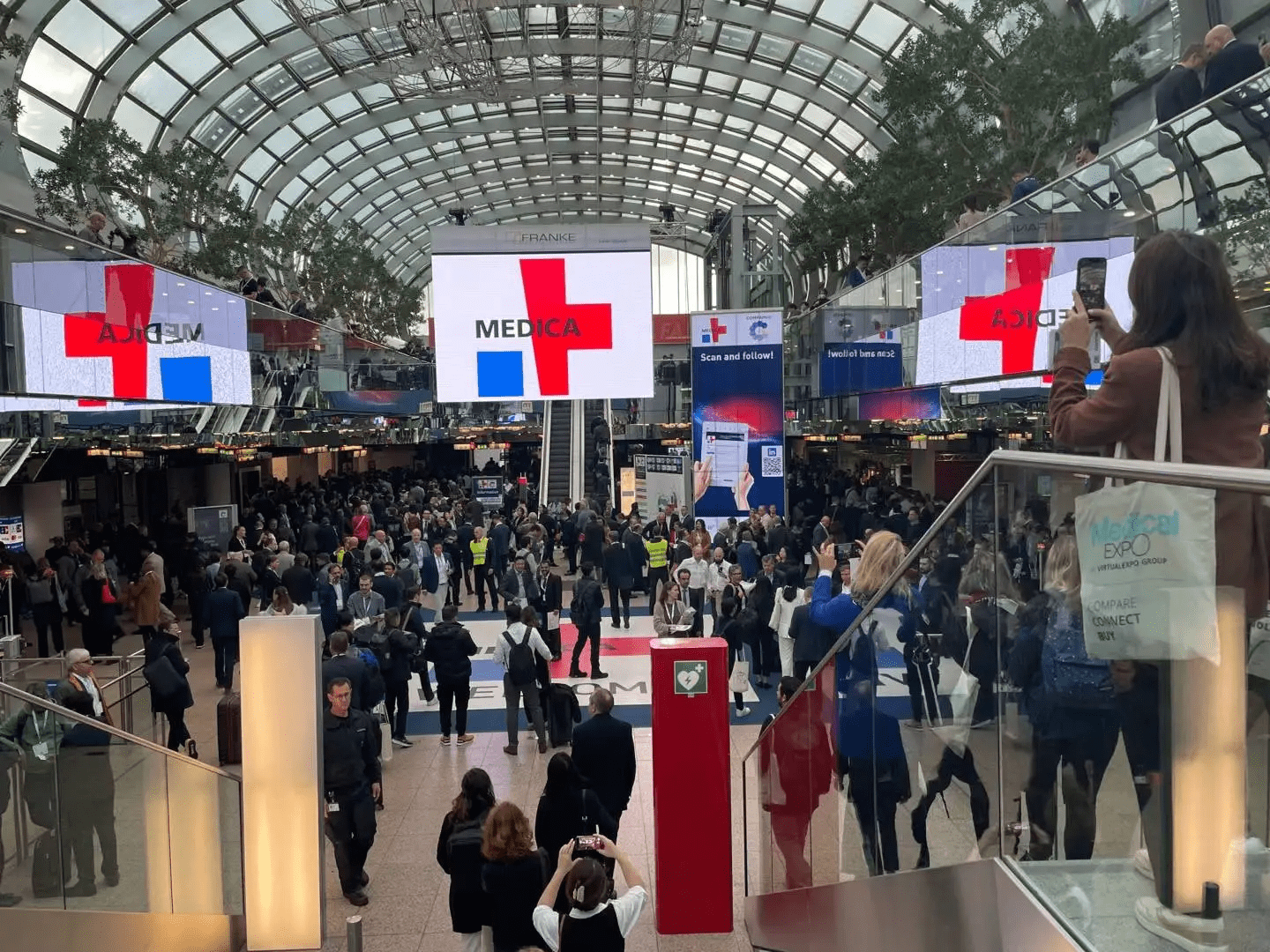 YSENMED - Día 2 en MEDICA 2023