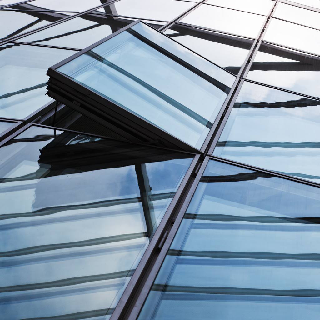 What are the characteristics of curtain wall aluminum profiles?