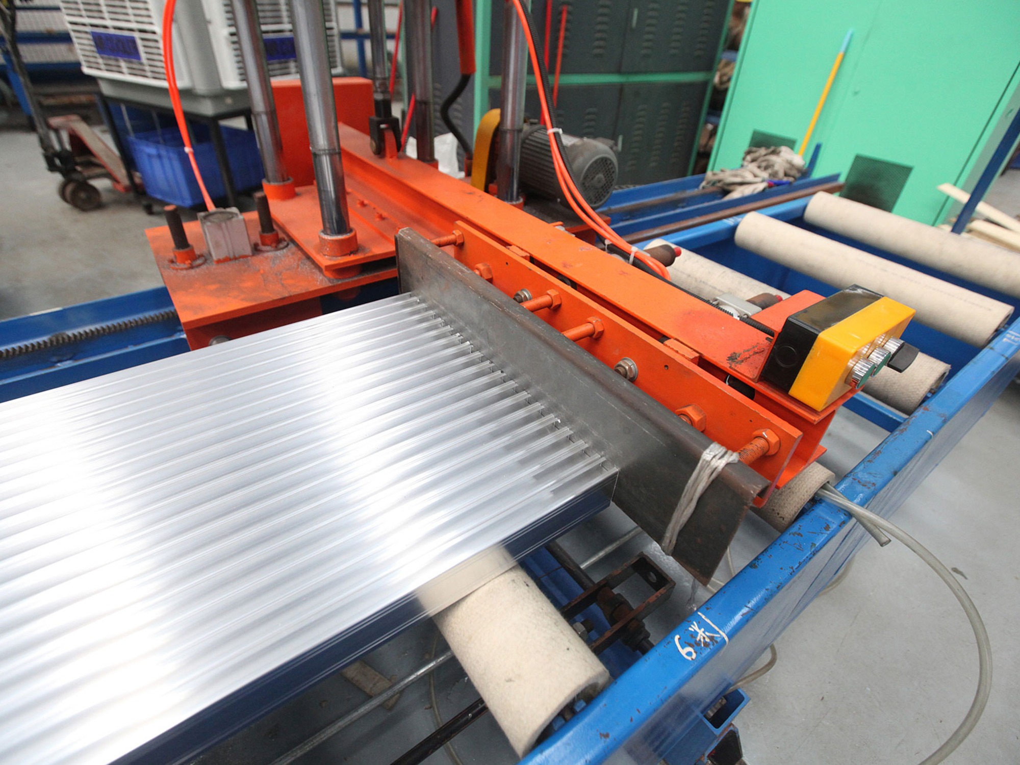 How are aluminum profiles made?
