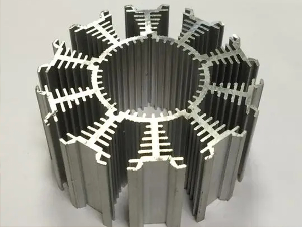 What should be done if rust appears on the surface of aluminum radiator profiles?