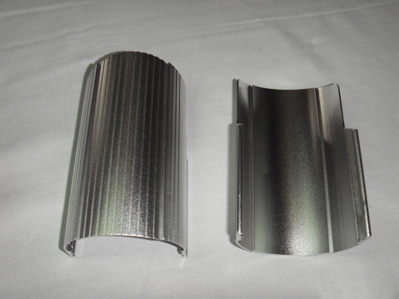What are the advantages of powder coated aluminum profiles?