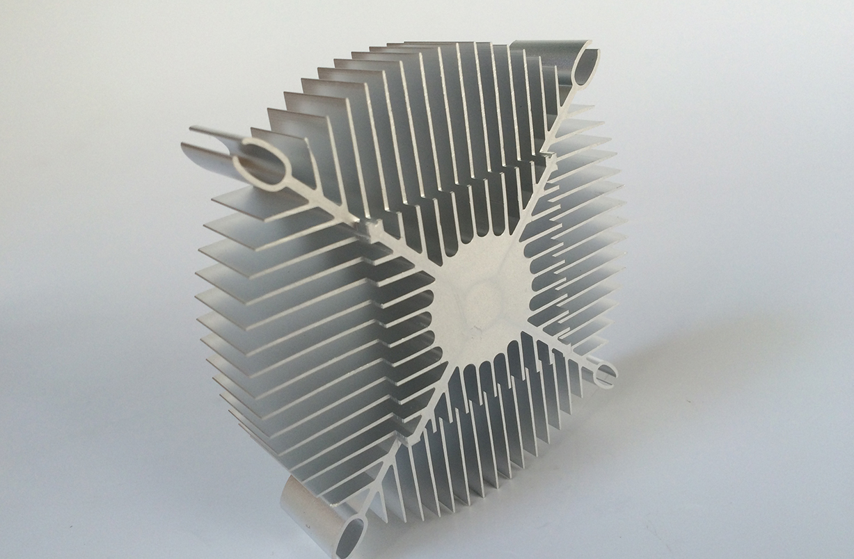 Aluminum radiator profiles or copper radiator is better
