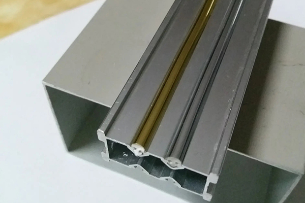Advantage analysis of decorative aluminum profiles powder spraying treatment on surface