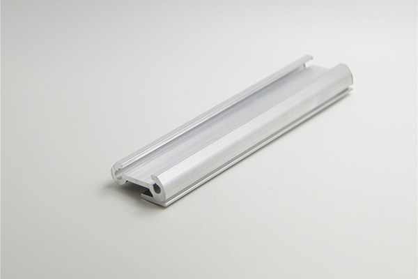 What are the factors affecting the oxidation coloring of industrial aluminum profiles?