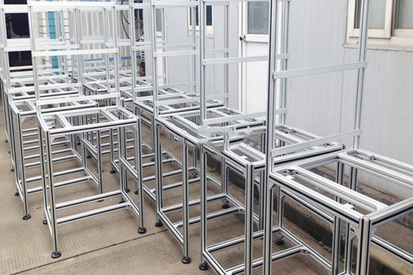 What are the characteristics of aluminum profile shelf?