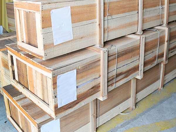 Aluminum extrusion profile packing with wooden case what are the advantages of transportation?