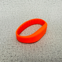 Waterproof Silicone NFC RFID closed wristband for Gym club swimming pool