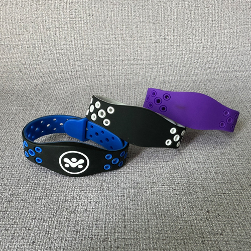 Porous easy to adjust size wristband and flexible silicone bracelets