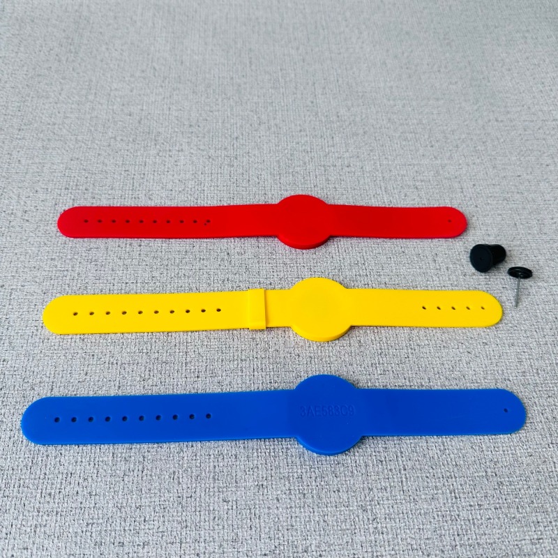 Magnetic Lock Disposable Wristbands Locking Silicone RFID Bracelets