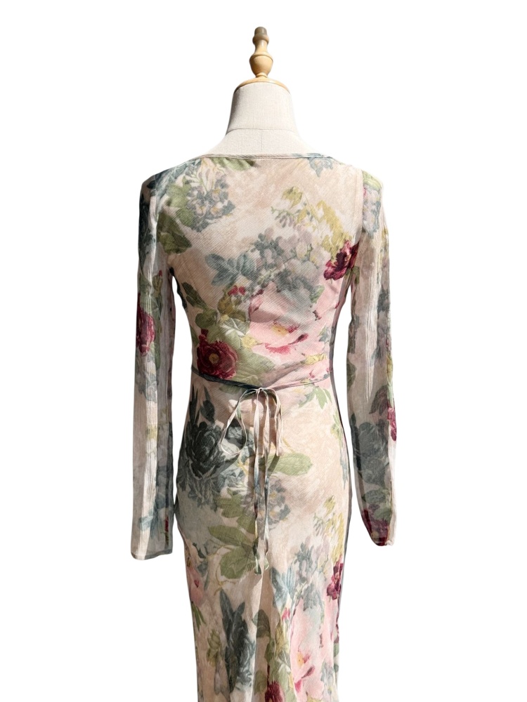 Round Neck Long Sleeved Silk Flowing Long Dress with Underskirt