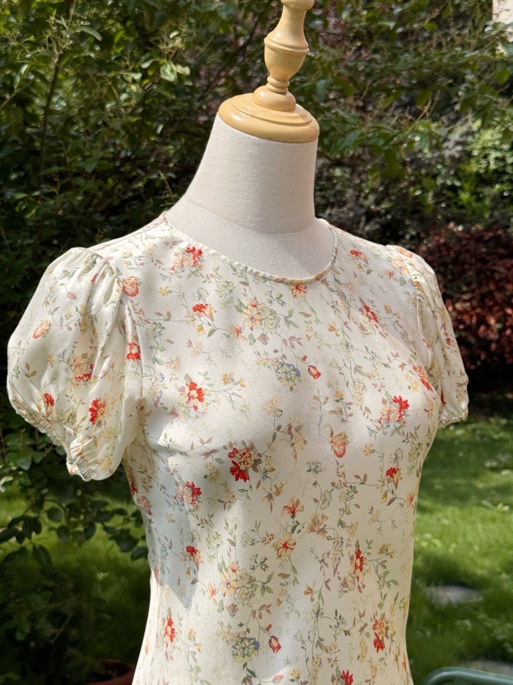 Pearl Luster Satin Silk Classic Floral Print Romantic Bubble Sleeve Short Diagonal Cut Silk Dress