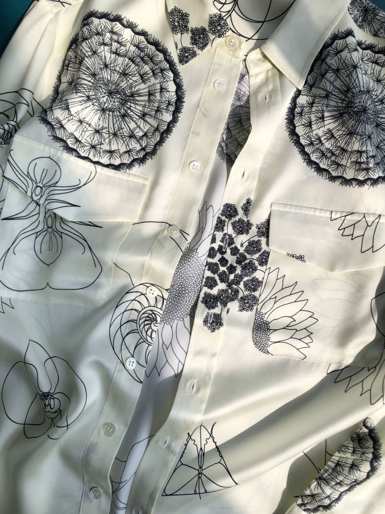 Sandwashed Silk Double-Pocket Long-Sleeve Shirt With Nautilus Print Cream Beige