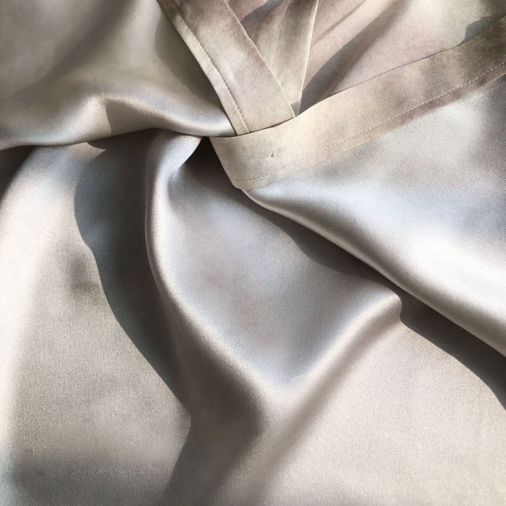 Silk Long Sleeved Wide Lazy Shirt Heavyweight Sand Washed Silk Ink Wash Dyed Apricot Gray