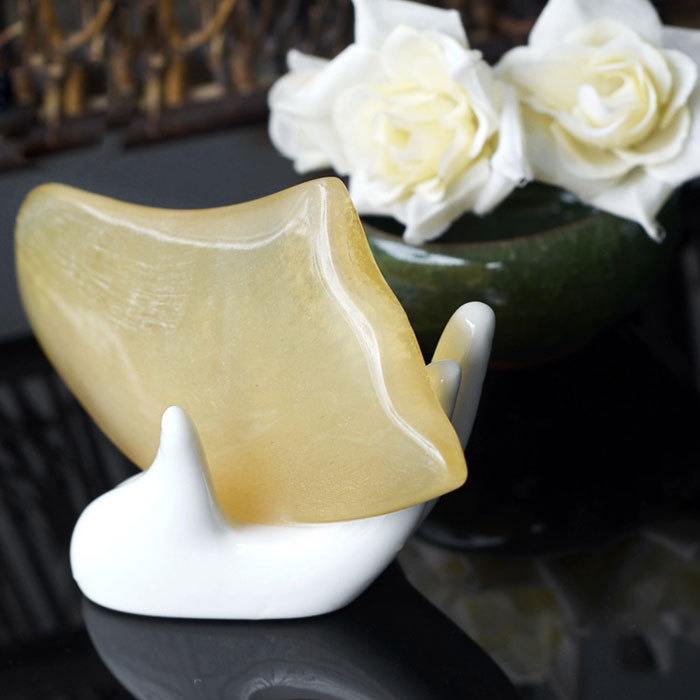 Large sheep horn scraping board