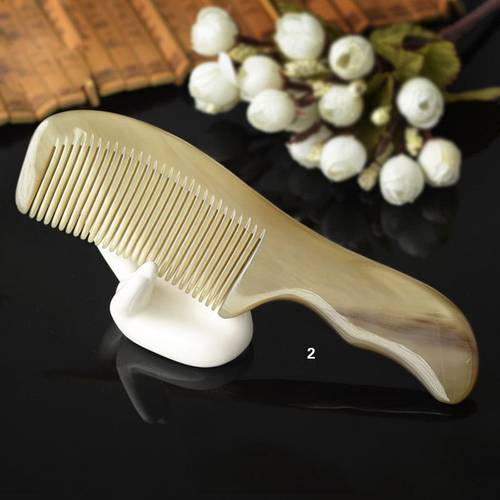 Thick handle hair comb