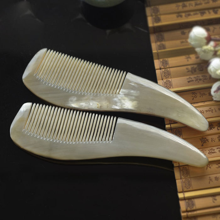 18 cm horn pointed tail comb