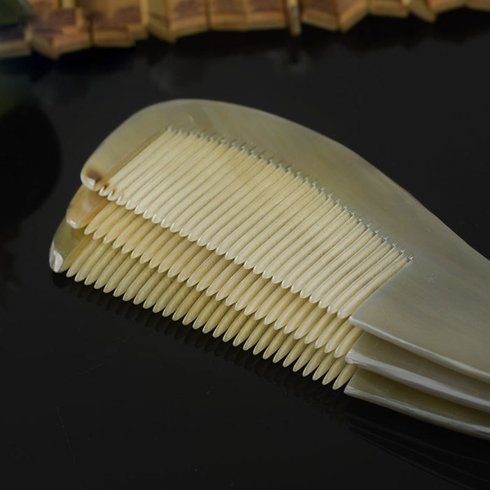 18 cm horn pointed tail comb