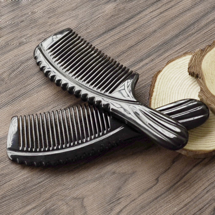 Carving smooth handle comb