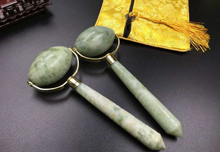 Natural jade beauty massage roller No.340