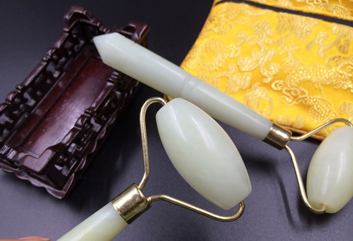 Natural jade beauty massage roller No.335