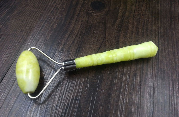 Natural jade beauty massage roller No.372