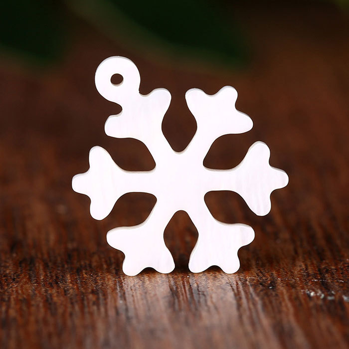 Shell snowflake piece
