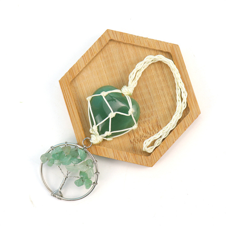 Natural crystal heart-shaped woven pendant