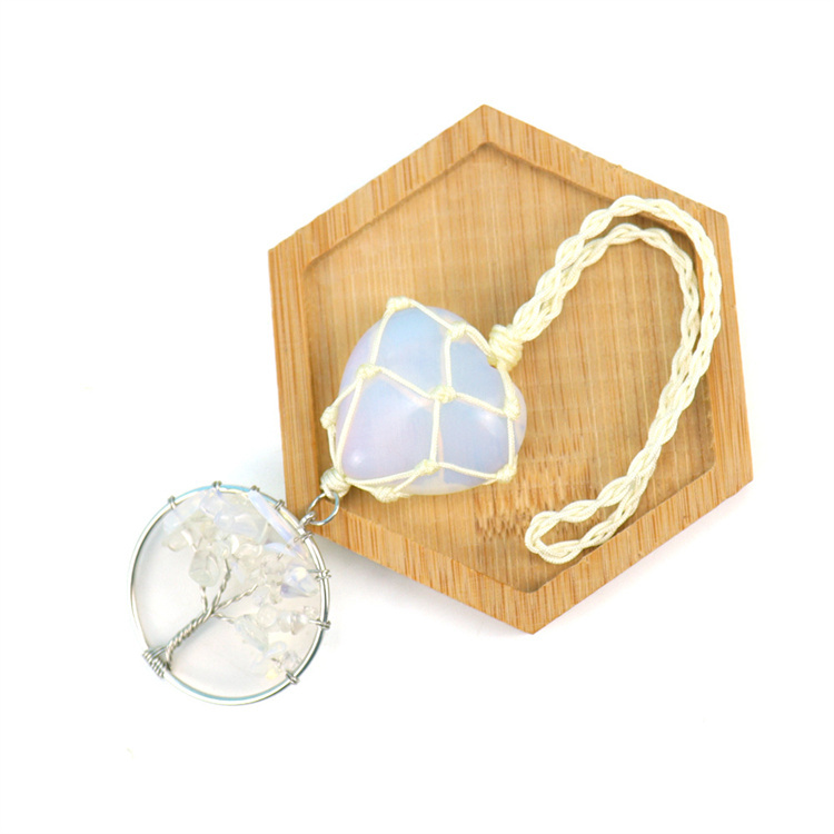 Natural crystal heart-shaped woven pendant