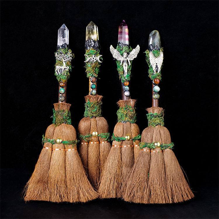 Natural crystal hexagonal column palm broom