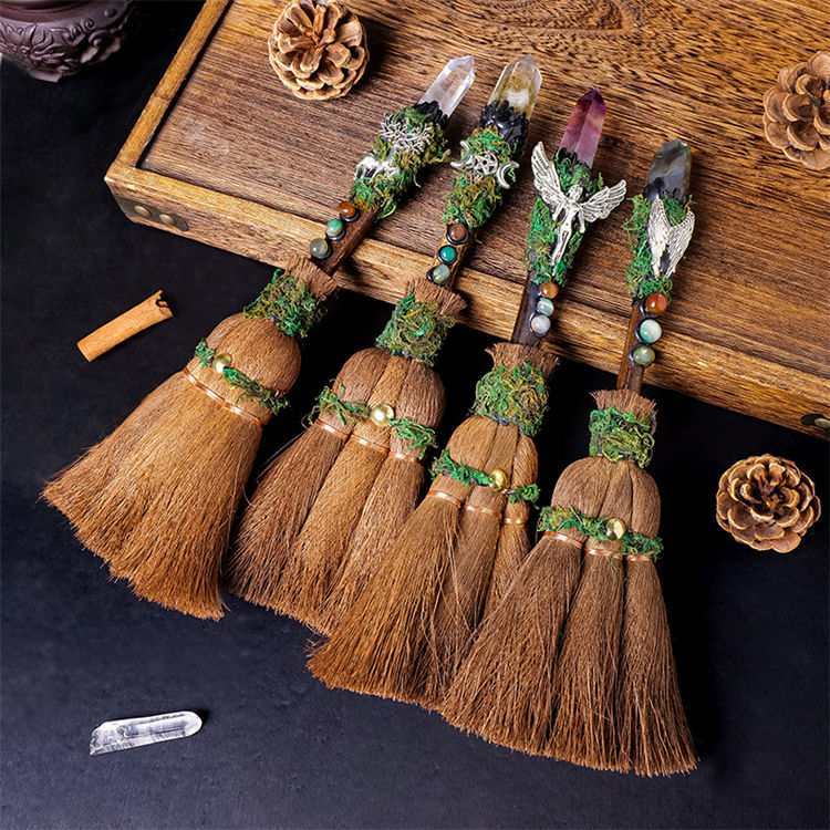 Natural crystal hexagonal column palm broom